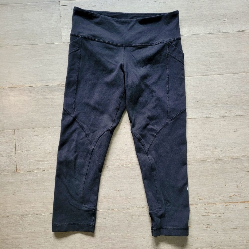 Lululemon Black Cropped Leggings Size 6